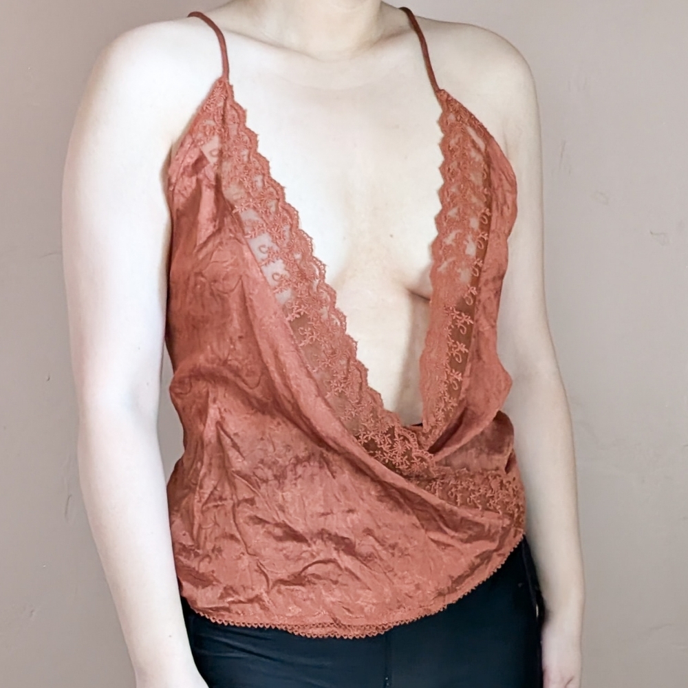 NWT Intimately Free People Plunging Lace Rust Orange Cami - Size XS, Bronze